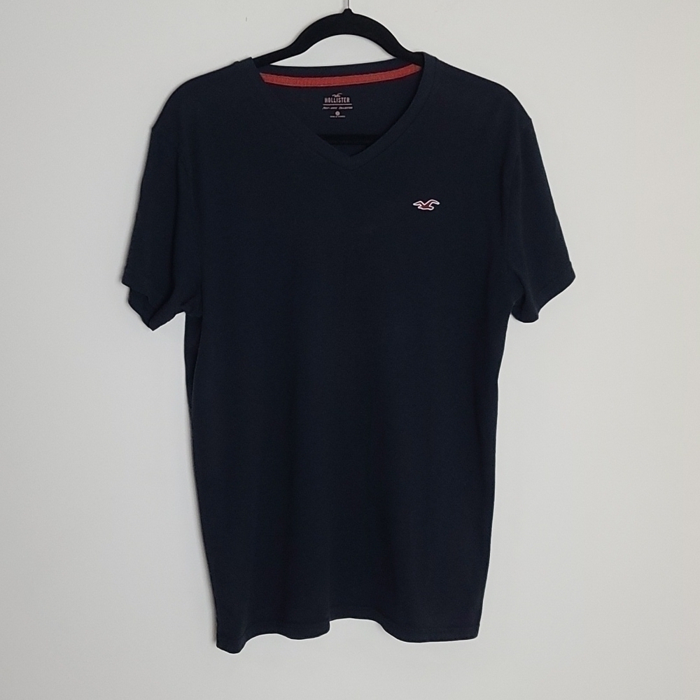Hollister black tshirt